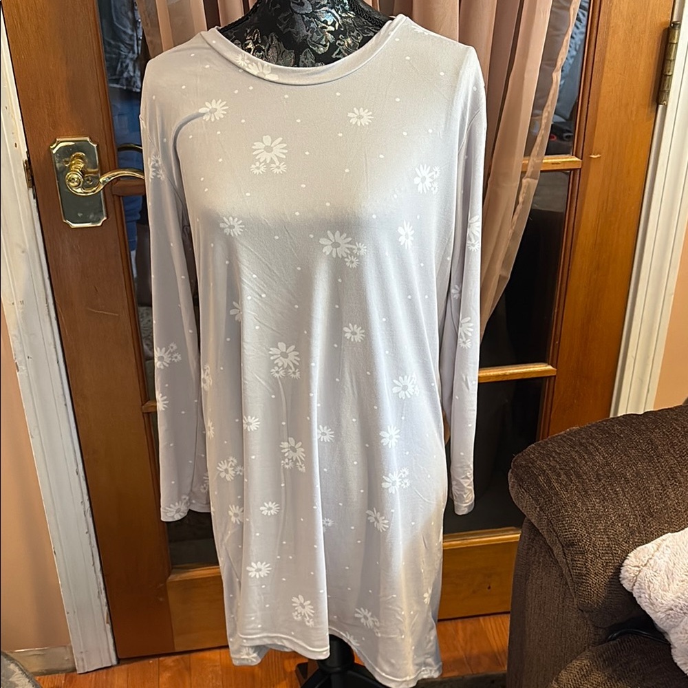 LAST CALL!! Real Essentials Long-sleeved Nightshirt, Gray with White Flowers, M